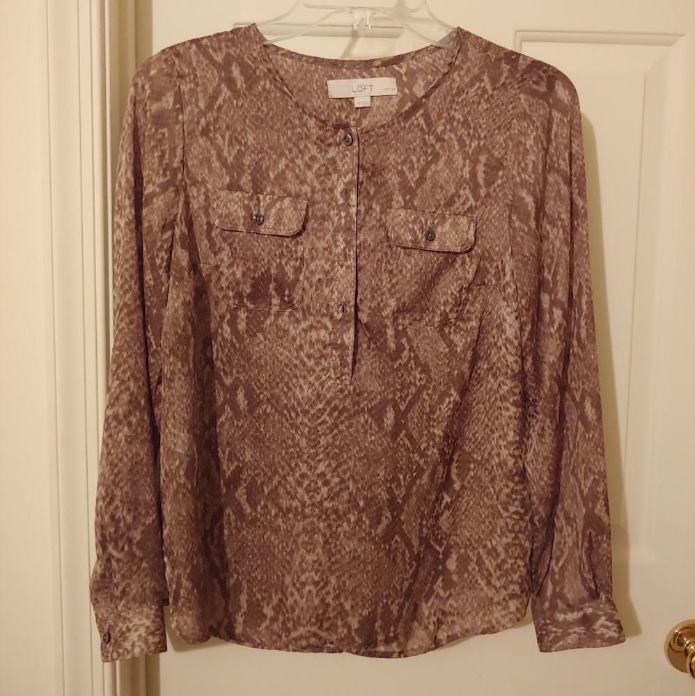 🌷3/$25 - Loft Animal Print Blouse🌷